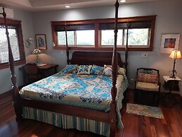 Kona Palace in Captain Cook