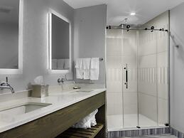 voco Niagara Falls - The Cadence by IHG