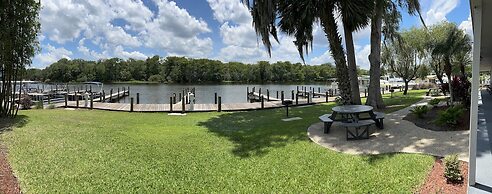 Hontoon Landing Resort & Marina