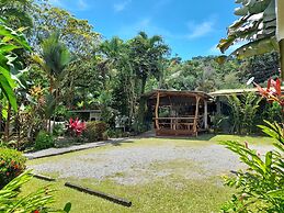El Colibri Rojo Hotel Cabinas