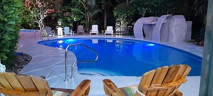 El Colibri Rojo Hotel Cabinas