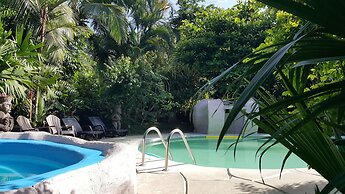 El Colibri Rojo Hotel Cabinas