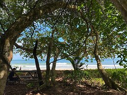 El Colibri Rojo Hotel Cabinas