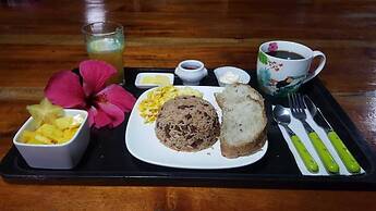 El Colibri Rojo Hotel Cabinas