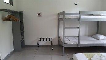 El Colibri Rojo Hotel Cabinas