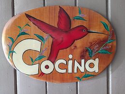 El Colibri Rojo Hotel Cabinas