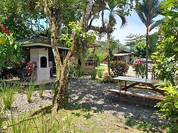 El Colibri Rojo Hotel Cabinas
