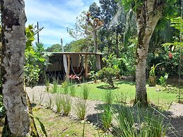 El Colibri Rojo Hotel Cabinas