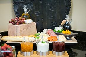 Hotel Maison Yakima Tapestry Collection by Hilton