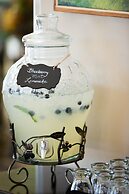 Hotel Maison Yakima Tapestry Collection by Hilton