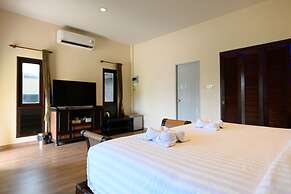 Saphli Villa Beach Resort