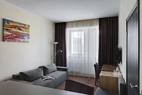 Twin Apart Hotel