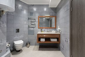 Twin Apart Hotel
