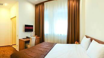 Twin Apart Hotel