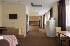 Twin Apart Hotel