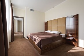 Twin Apart Hotel