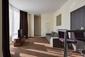 Twin Apart Hotel