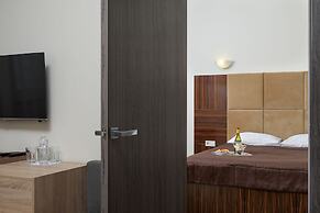 Twin Apart Hotel