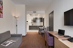 Twin Apart Hotel