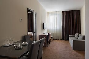 Twin Apart Hotel