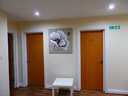 Heathrow Traveller B&B