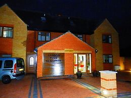 Heathrow Traveller B&B