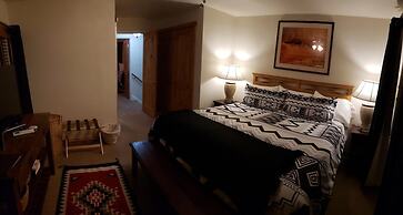 Stone Lizard Lodging