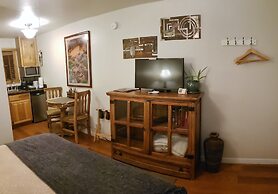 Stone Lizard Lodging