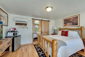 Stone Lizard Lodging