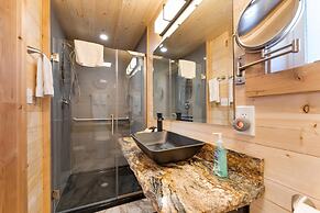 Stone Lizard Lodging