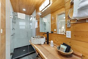 Stone Lizard Lodging