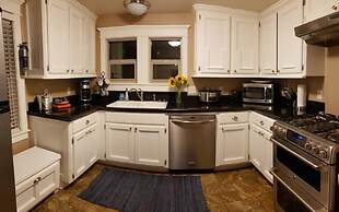 Stone Lizard Lodging