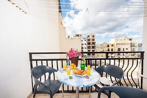 Seashells Self Catering Apartment by Getaways Malta
