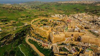 Seashells Self Catering Apartment by Getaways Malta