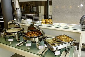 The Nicol Hotel and Apartments