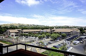 The Nicol Hotel and Apartments