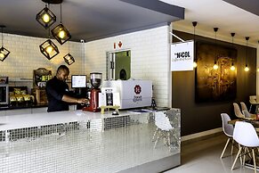 The Nicol Hotel and Apartments