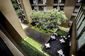 The Nicol Hotel and Apartments