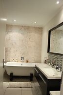 The Nicol Hotel and Apartments