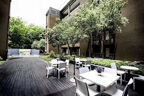 The Nicol Hotel and Apartments