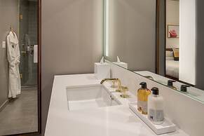 The Hi-Lo, Autograph Collection