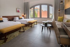 The Hi-Lo, Autograph Collection