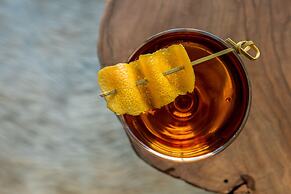 The Hi-Lo, Autograph Collection