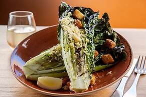 The Hi-Lo, Autograph Collection