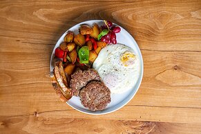 The Hi-Lo, Autograph Collection