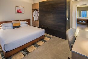 The Hi-Lo, Autograph Collection