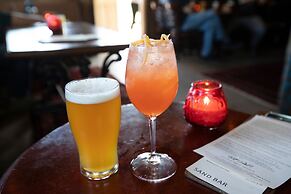 McMenamins Gearhart Hotel