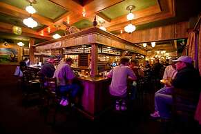 McMenamins Gearhart Hotel