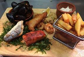 The Avenue Restaurant at The Victoria Inn