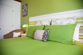 Tairoa Lodge & Cottage